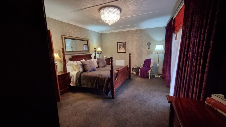 5 Bedroom Property for Sale in Kellys View Free State